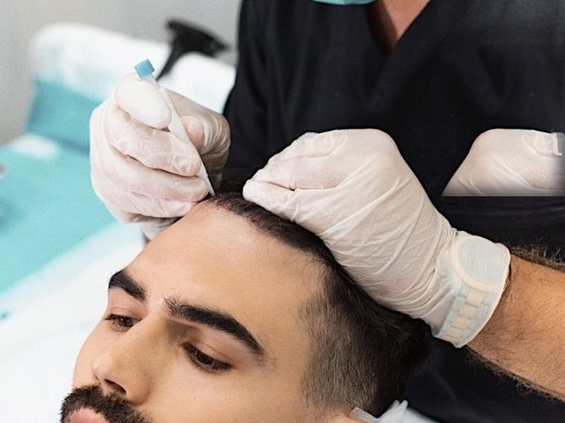 Examen dermatologique du cuir chevelu